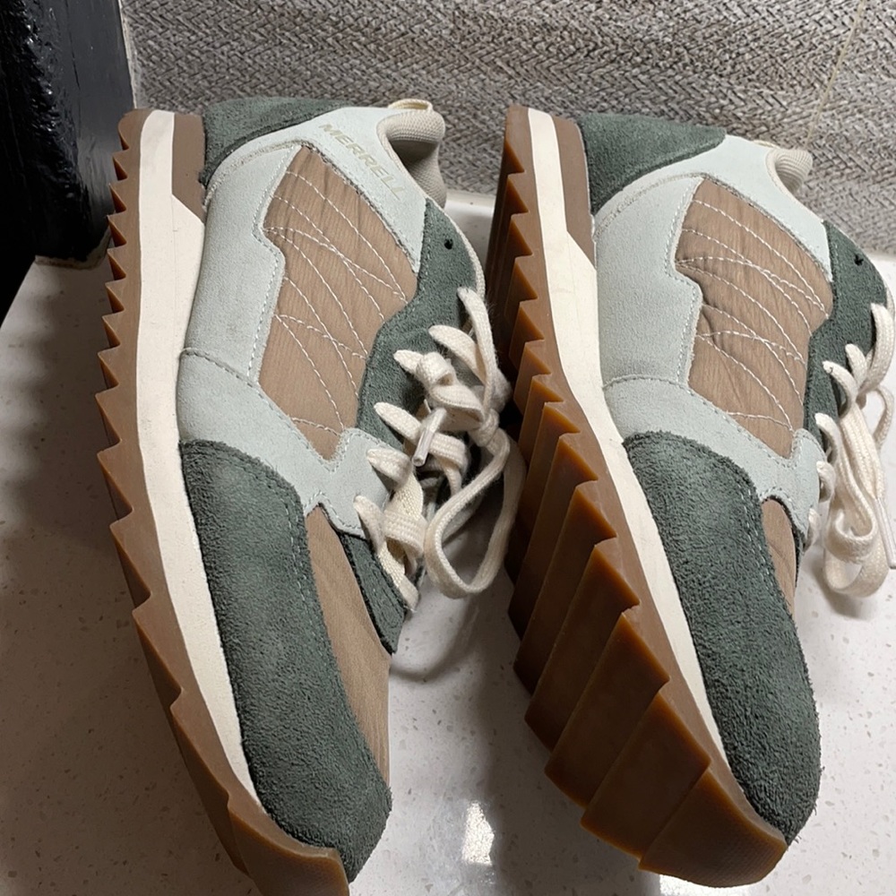 Merrel Sneakers